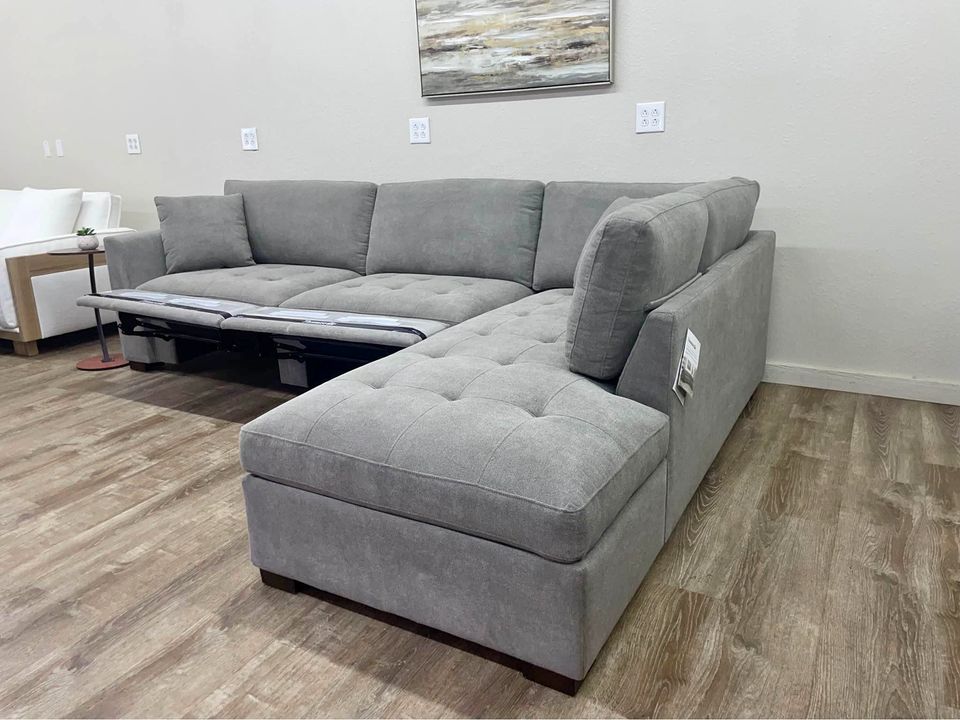 Thomasville Miles Fabric Sectional with Power Footrest