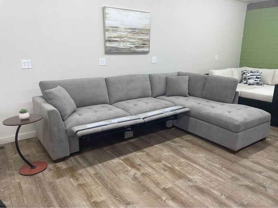 Thomasville Miles Fabric Sectional with Power Footrest