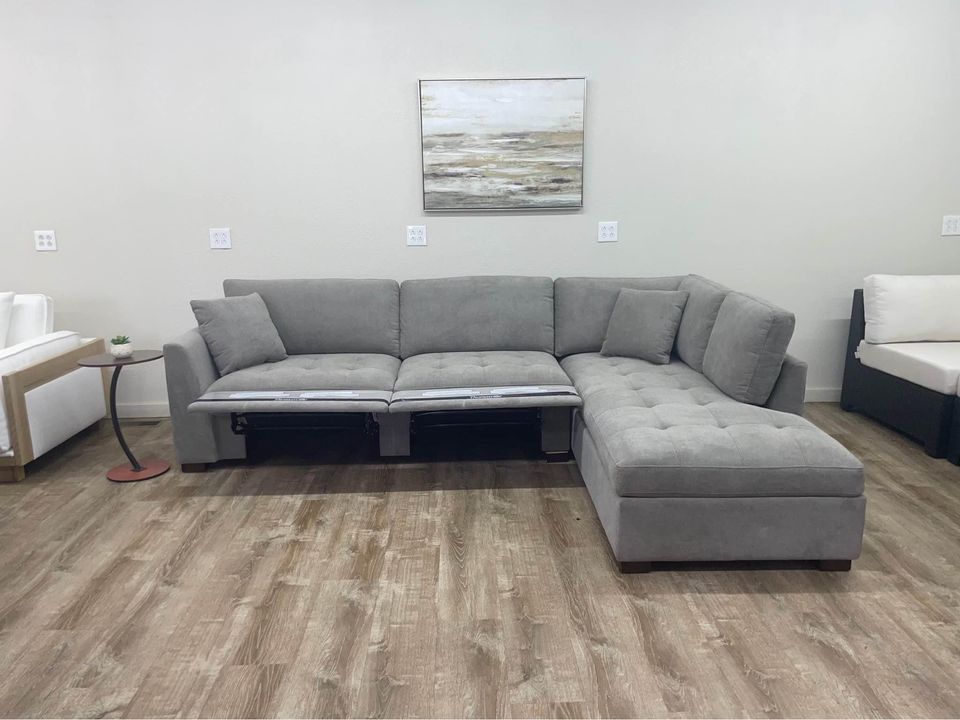 Thomasville Miles Fabric Sectional with Power Footrest